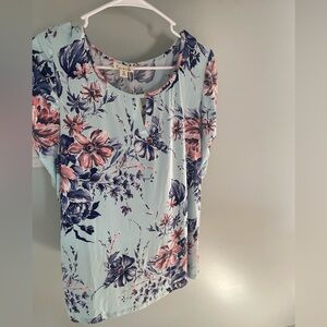 Women’s Plus Top
Floral Print
Size 3x